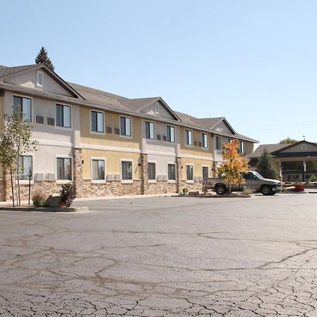 ซูเปอร์ 8 บาย วินด์แฮม มอนโทรส Motel มองโทรส ภายนอก รูปภาพ