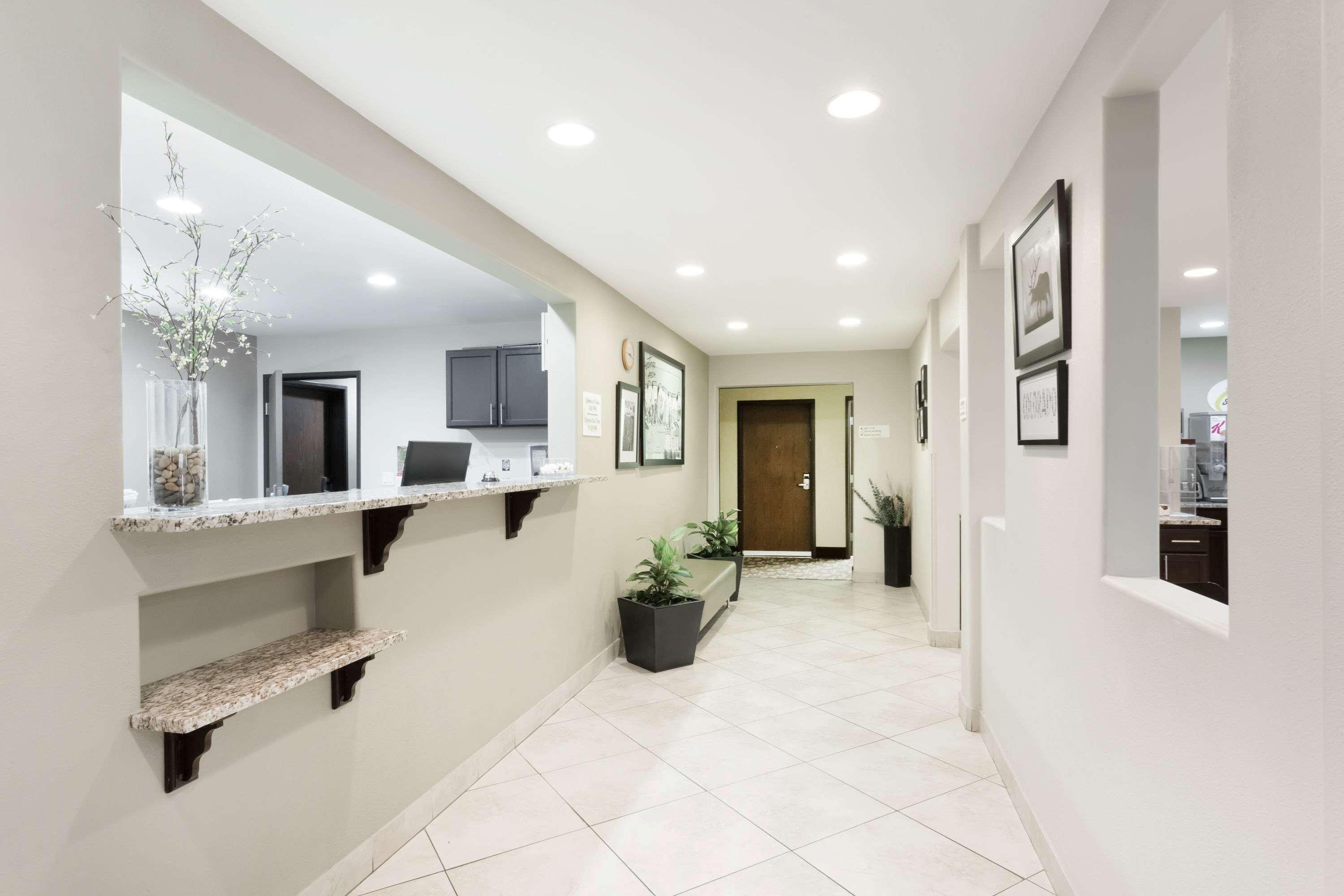 ซูเปอร์ 8 บาย วินด์แฮม มอนโทรส Motel มองโทรส ภายนอก รูปภาพ