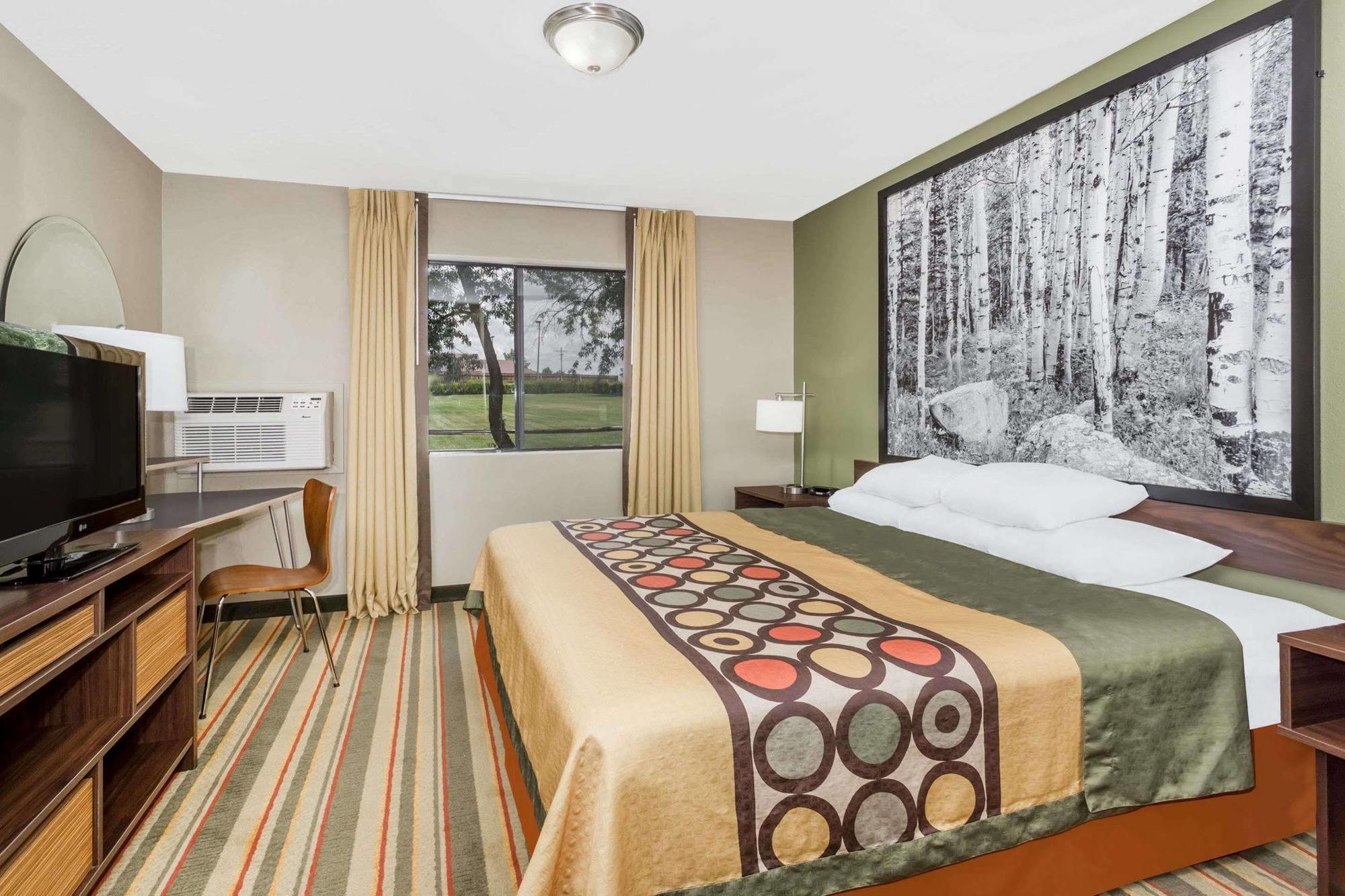 ซูเปอร์ 8 บาย วินด์แฮม มอนโทรส Motel มองโทรส ภายนอก รูปภาพ